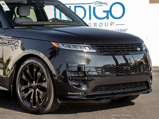 New 2026 Santorini Black Land Rover Dynamic SE image 5