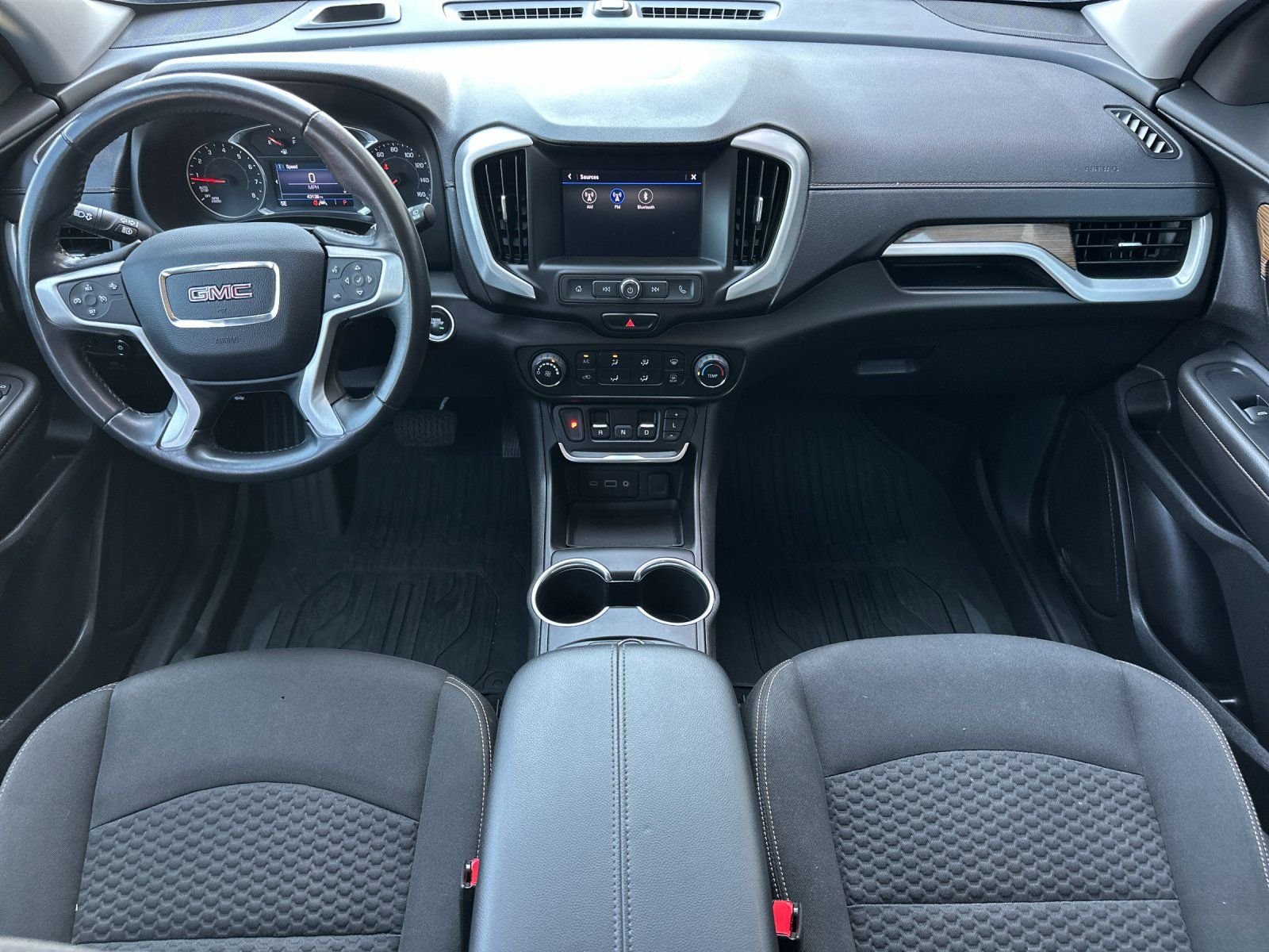 Used 2020 Graphite Gray Metallic GMC SLE image 12