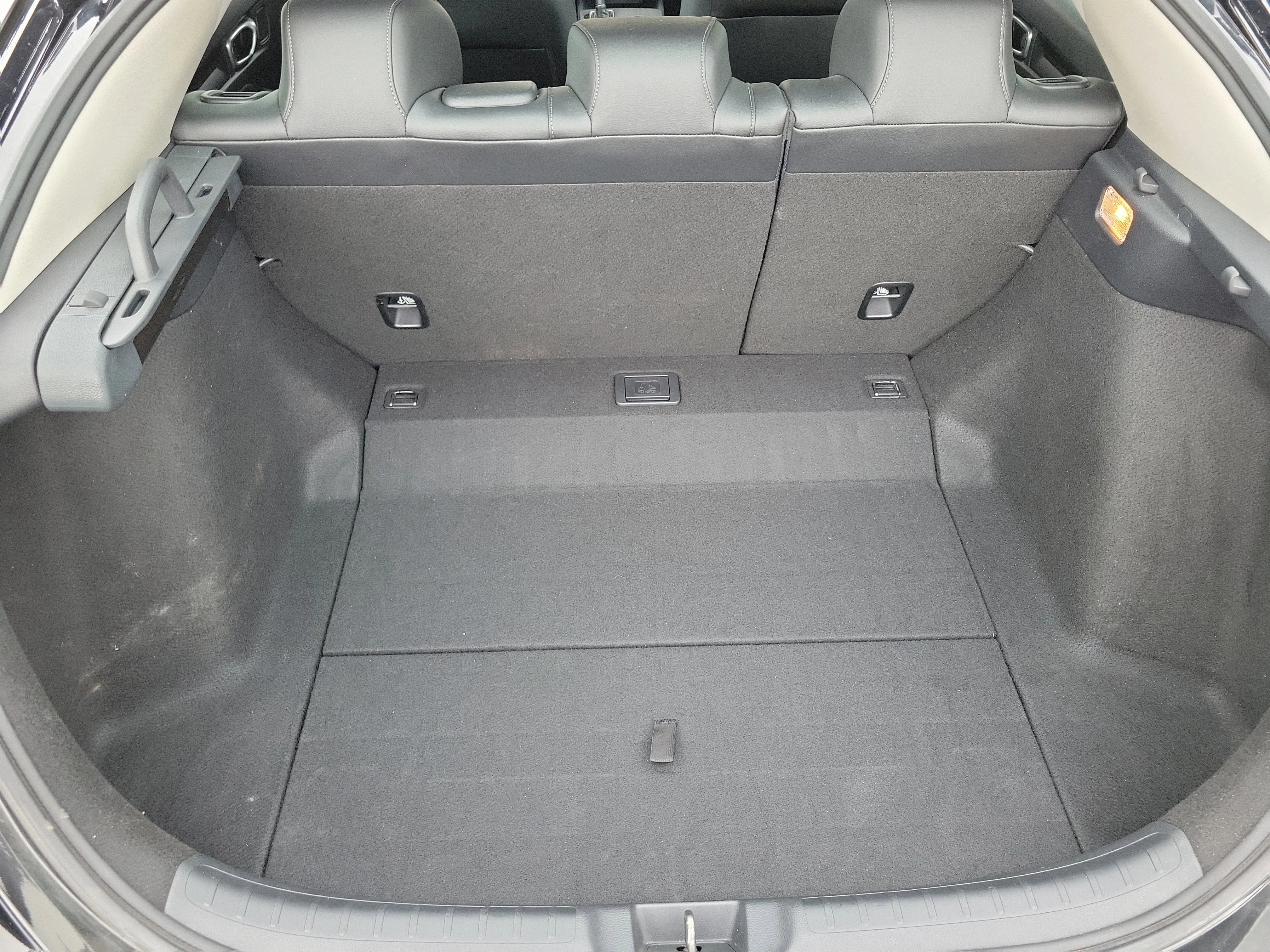 2023 Honda Civic Hatchback EX-L - Photo 6