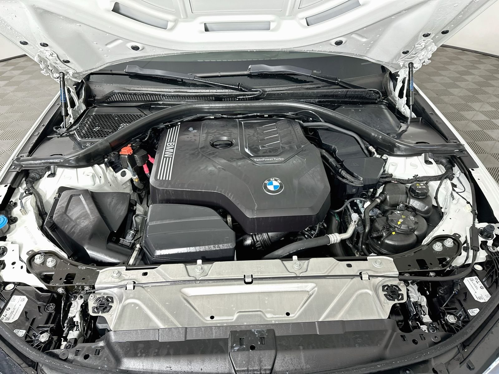 Used 2024 Alpine White BMW 330i xDrive image 31