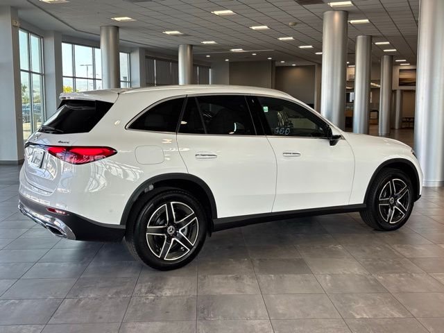 New 2026 Polar White Mercedes-Benz GLC 300 image 3