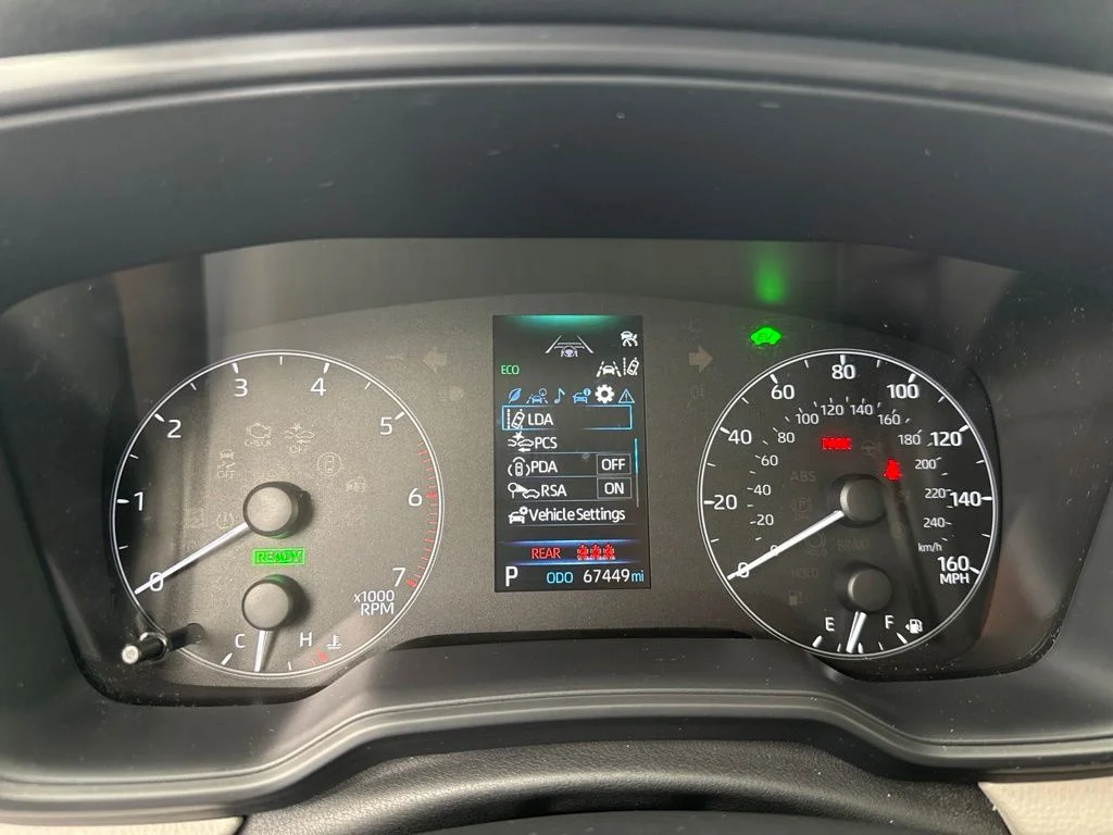 Used 2023  Toyota LE image 27