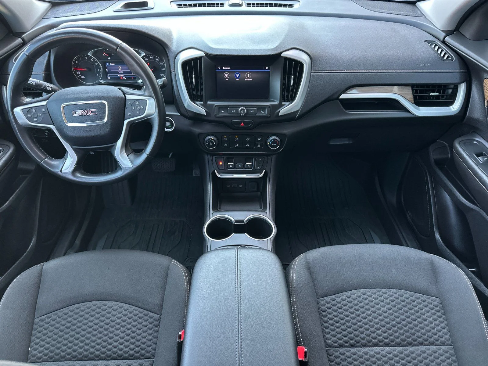 Used 2020 Graphite Gray Metallic GMC SLE image 12