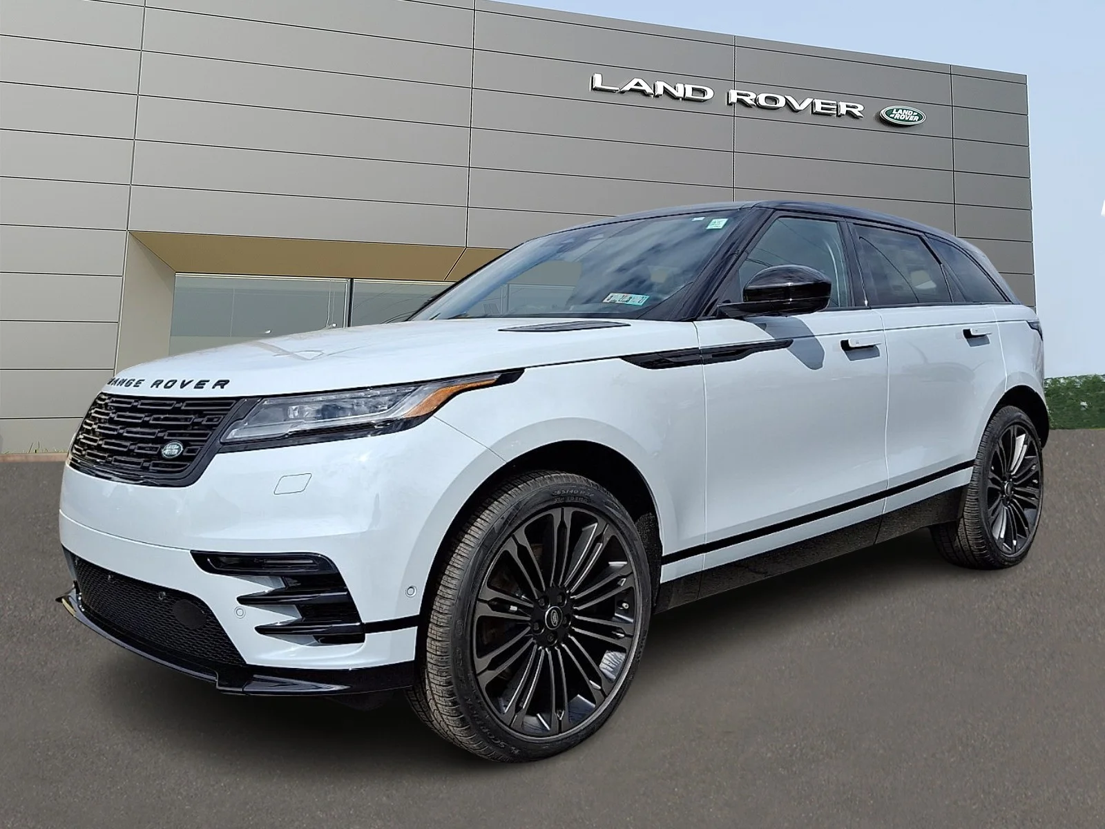 2026 Land Rover Range Rover Velar P400 Dynamic SE's photo
