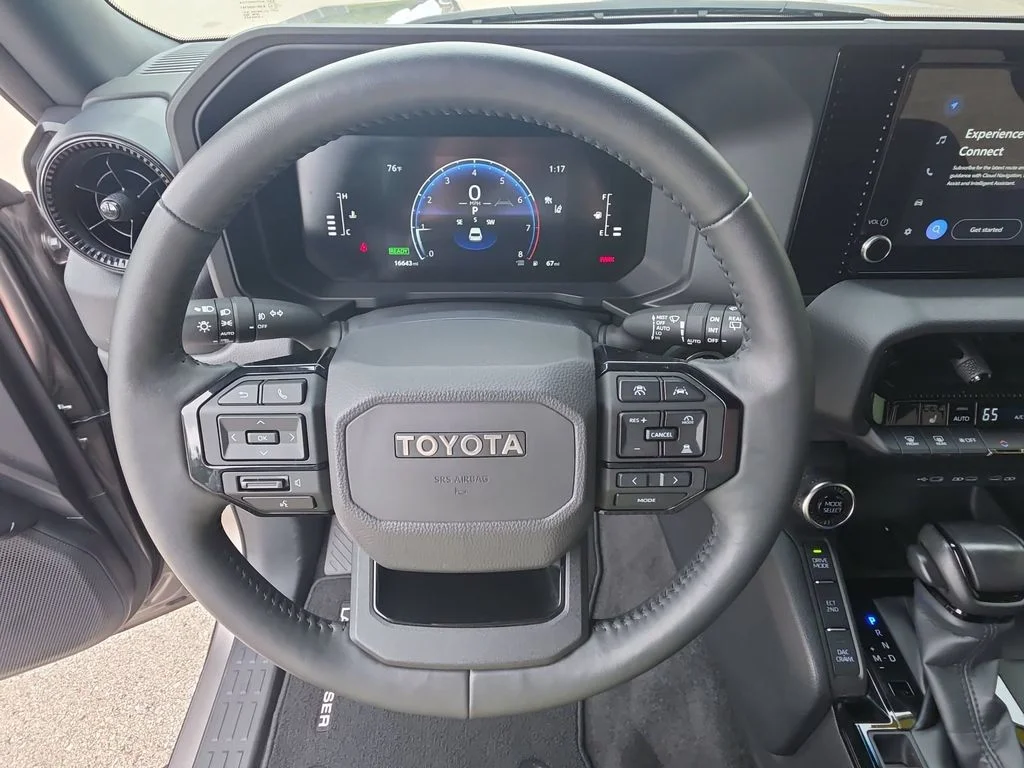 Certified Used 2025  Toyota 1958 image 11