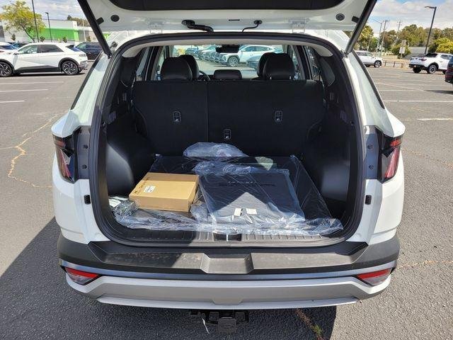 New 2026 White Hyundai SEL Premium FWD image 12