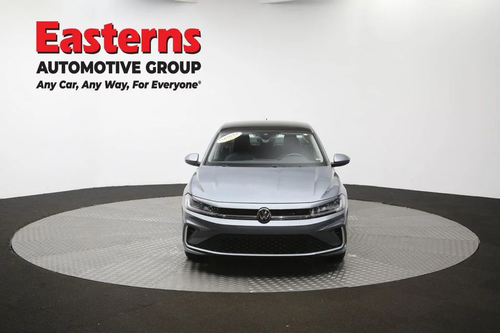 Used 2025 Gray Volkswagen 1.5T SE image 51