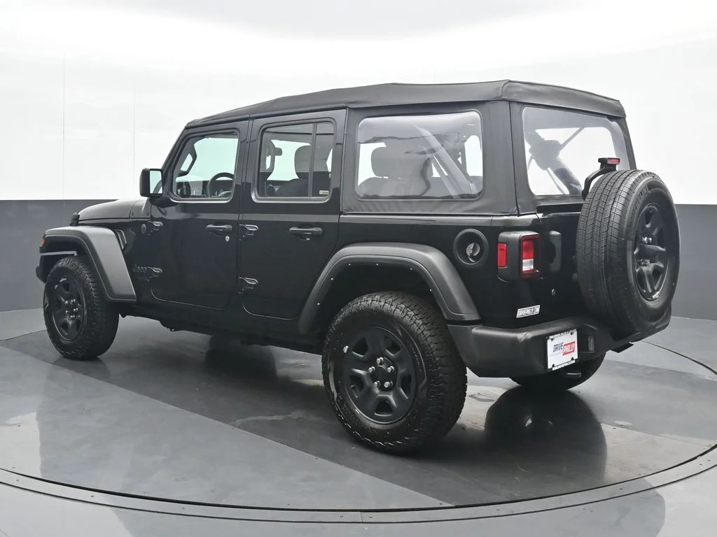 Used 2022 Black Jeep Unlimited Sport image 4