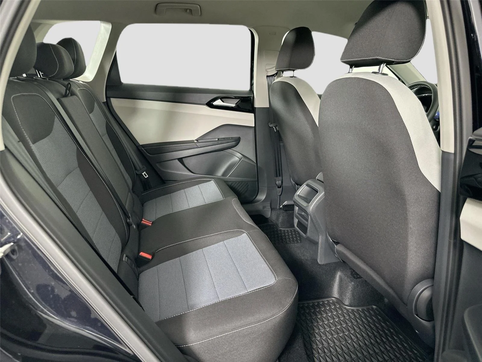 2025 Volkswagen Taos S - Photo 18