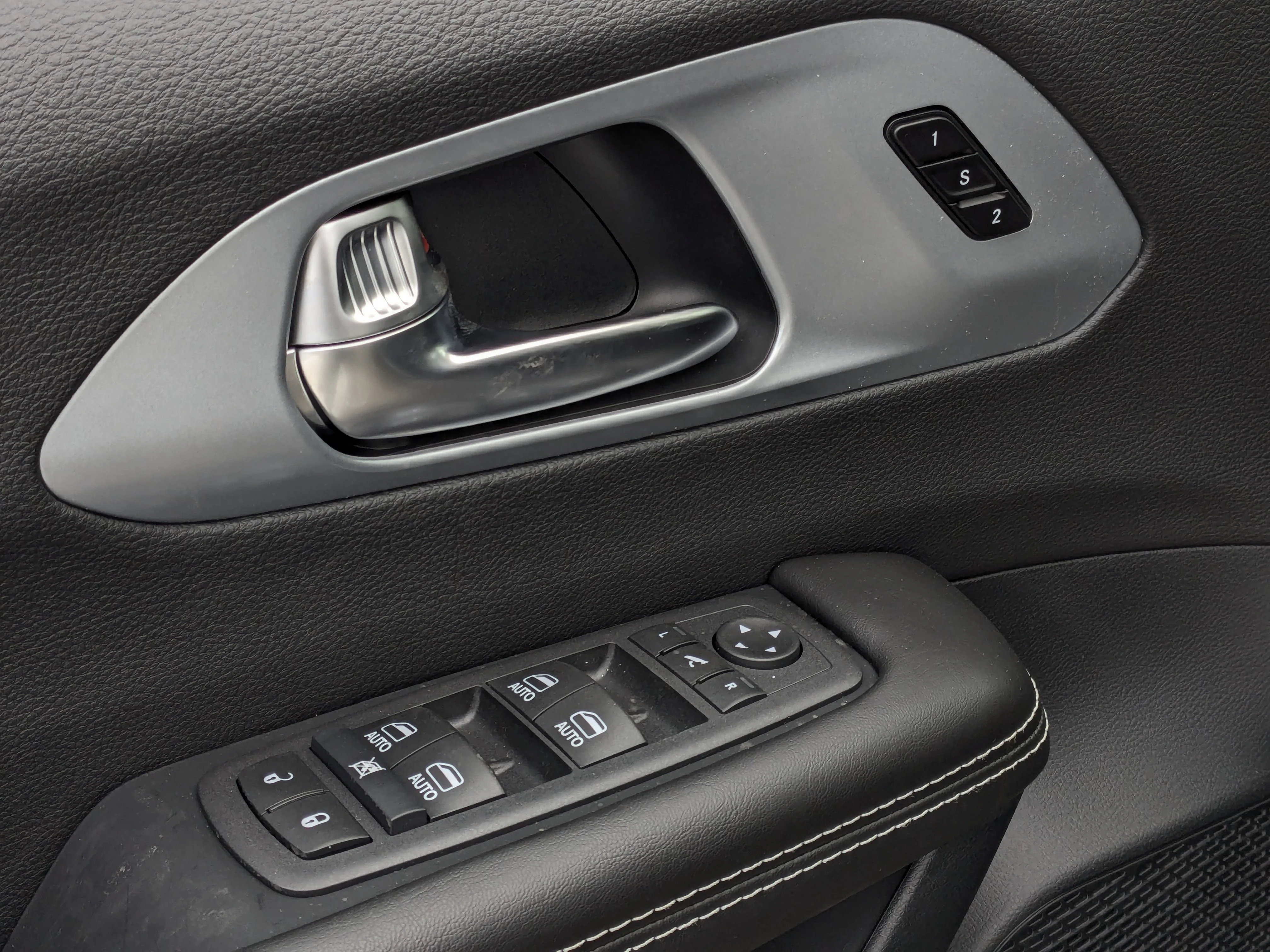 New 2026 Black Chrysler Limited AWD - - 360 Camera - Vented Seats - AWD System - Remote Start & tons more! image 13