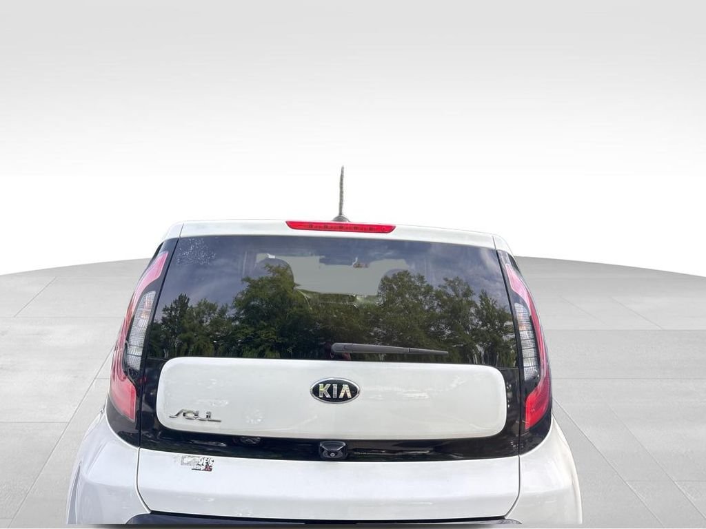 Used 2016 White Kia Plus image 12