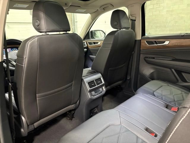 New 2026 Black Volkswagen 2.0T SE w/Technology image 10