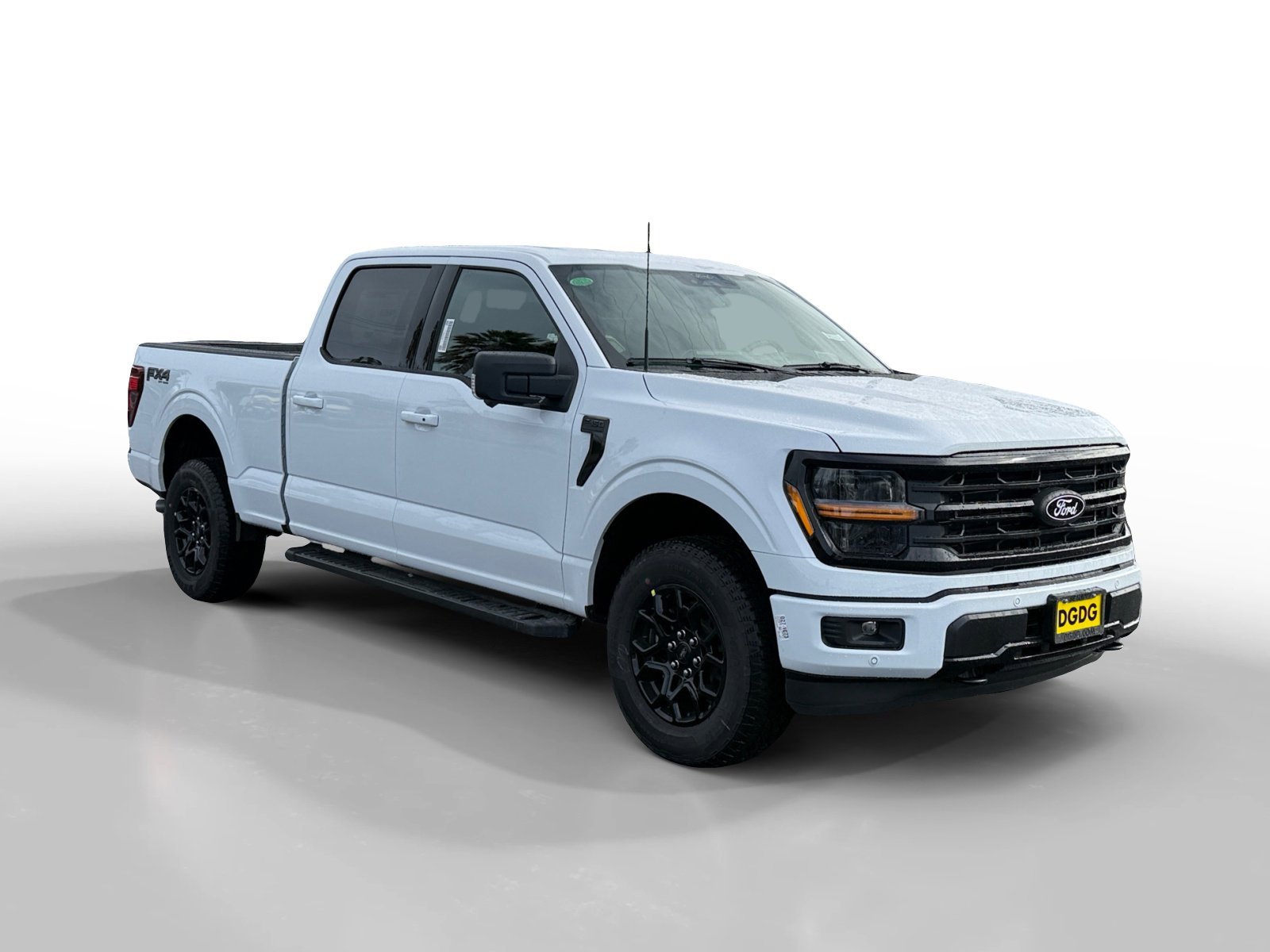 New 2026 Oxford White Ford XLT image 7
