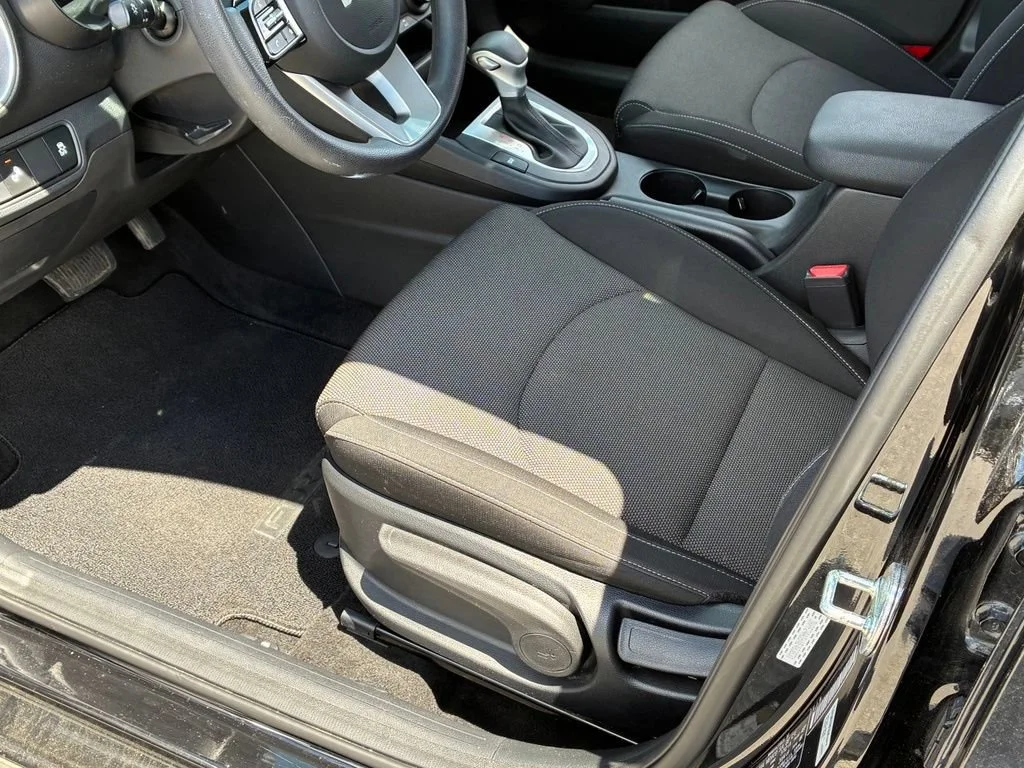 Used 2022 Aurora Black Kia LXS image 17