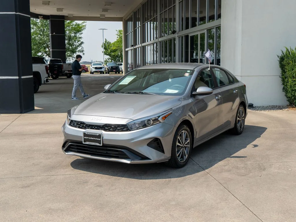 Used 2023 Gray Kia LXS image 3