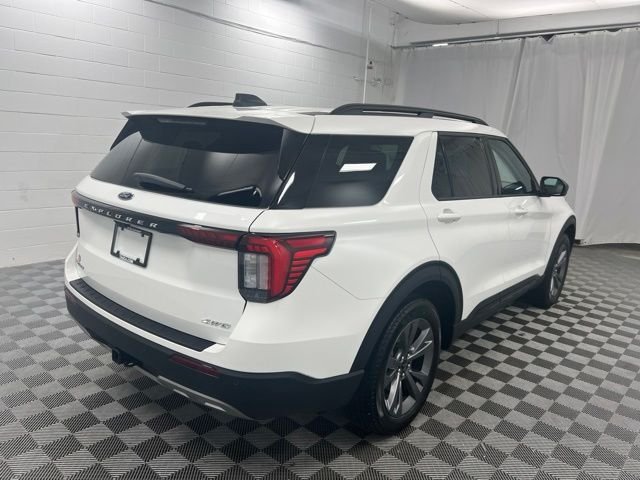 New 2026 Star White Metallic Tri-Coat Ford Active image 5