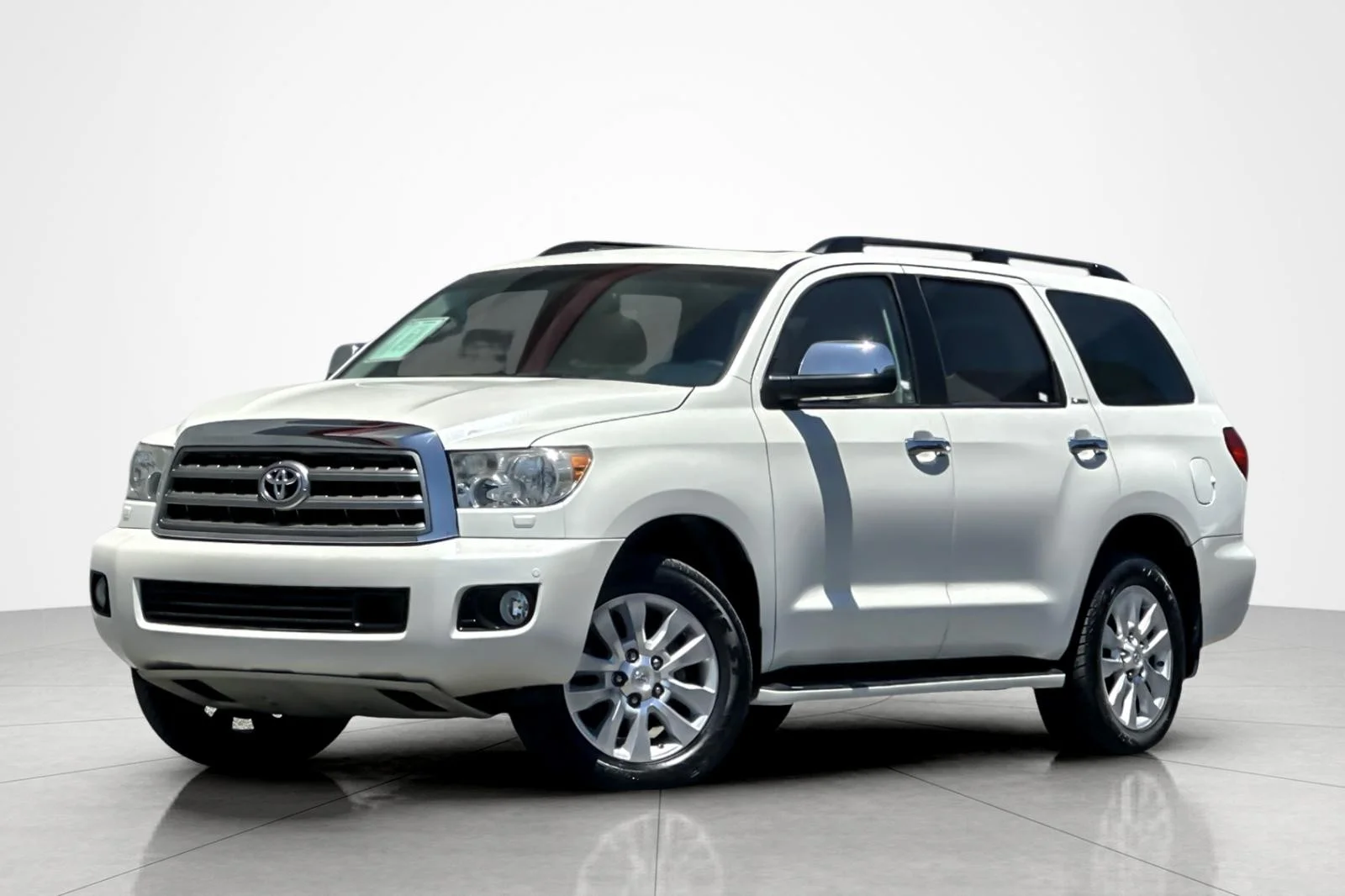 2016 Toyota Sequoia Platinum 4WD photo