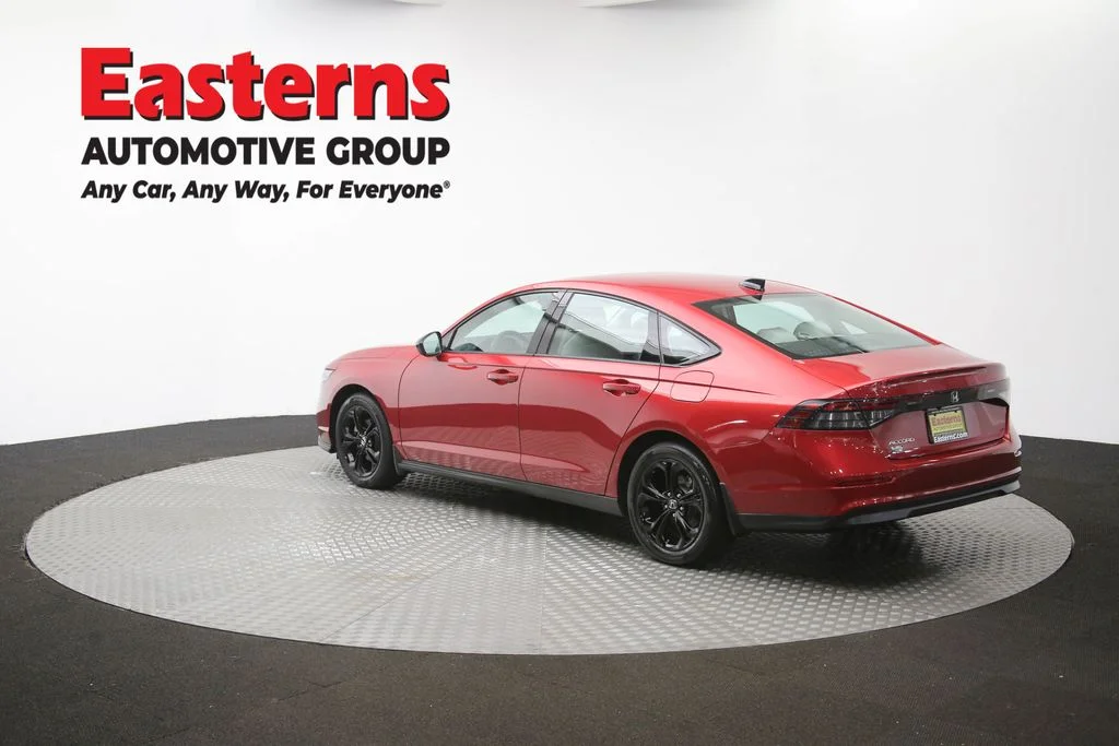 Used 2025 Red Honda SE image 63
