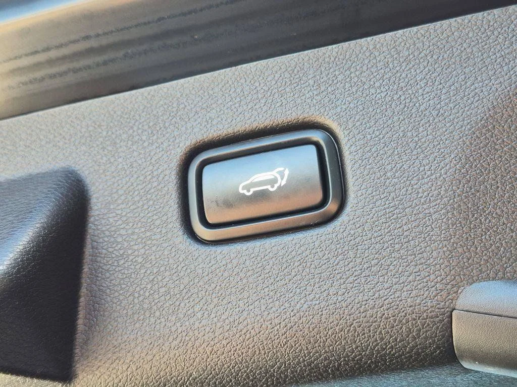 Used 2023 Black Kia X-Line image 9