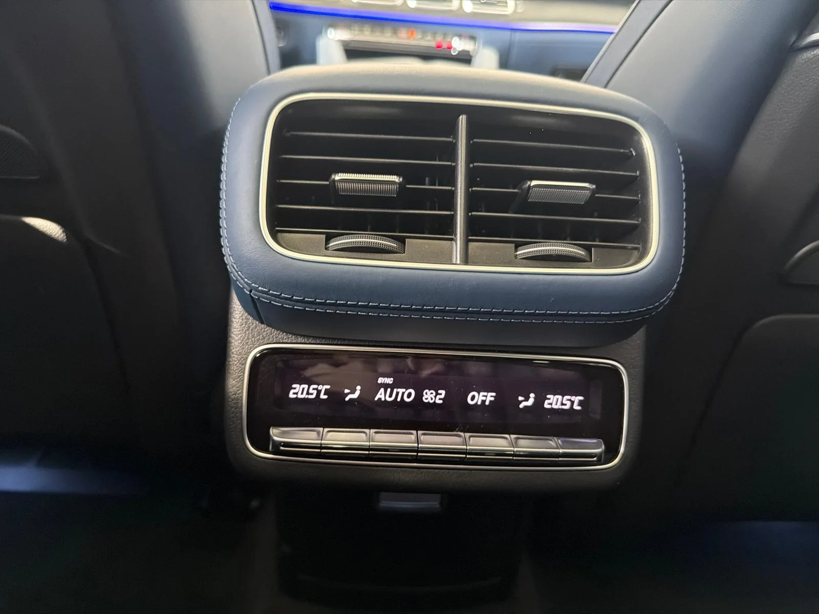 New 2026 White Mercedes-Benz Gls 450 4matic Suv image 30