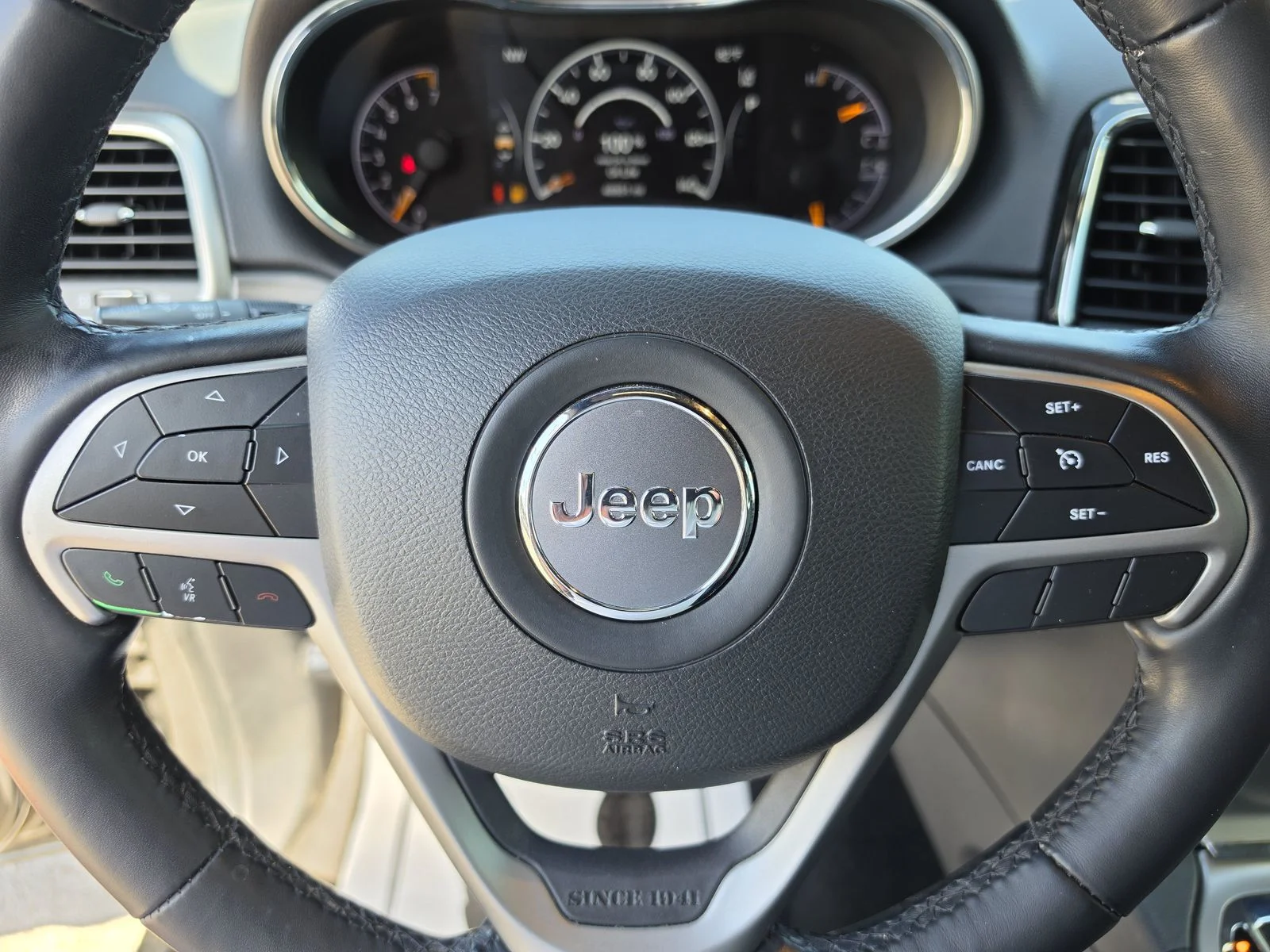 Used 2022 Black Jeep Laredo X image 37