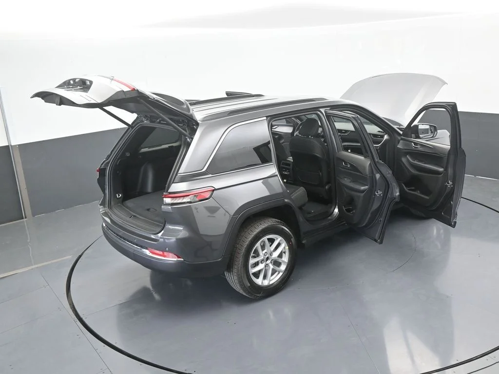 New 2026 Baltic Gray Metallic Clearcoat Jeep Laredo X image 66