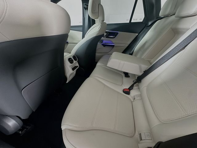Used 2026 Red Mercedes-Benz GLC 300 image 25