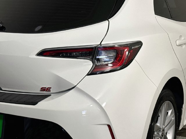Used 2022 White Toyota SE image 30
