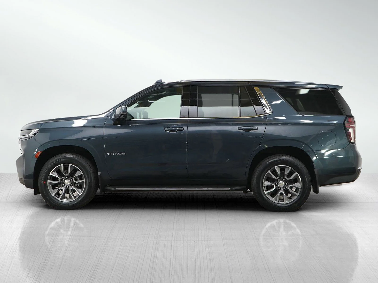 Used 2021 Chevrolet Tahoe LT with VIN 1GNSKNKD4MR115953 for sale in Hopkins, Minnesota