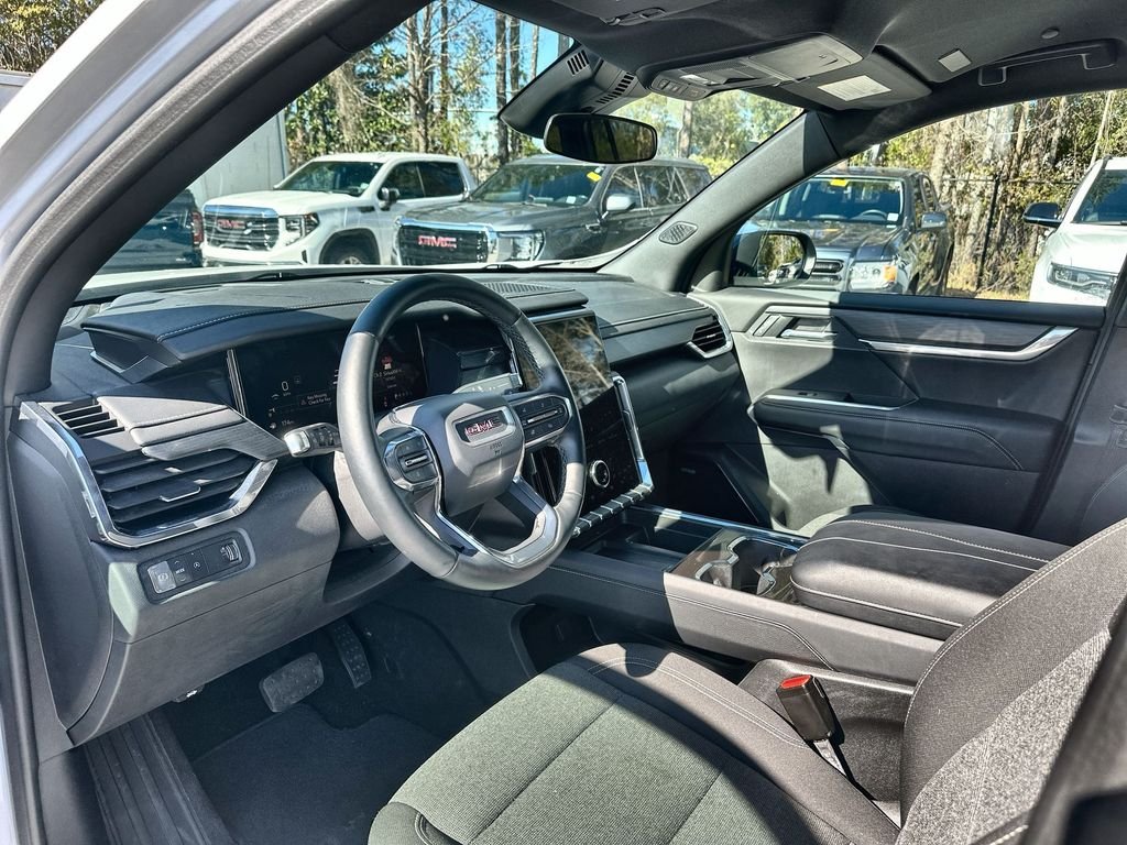 Used 2025 Summit White GMC Elevation image 10