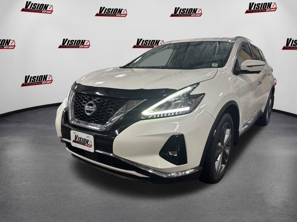 Used 2019 White Nissan Platinum image 13