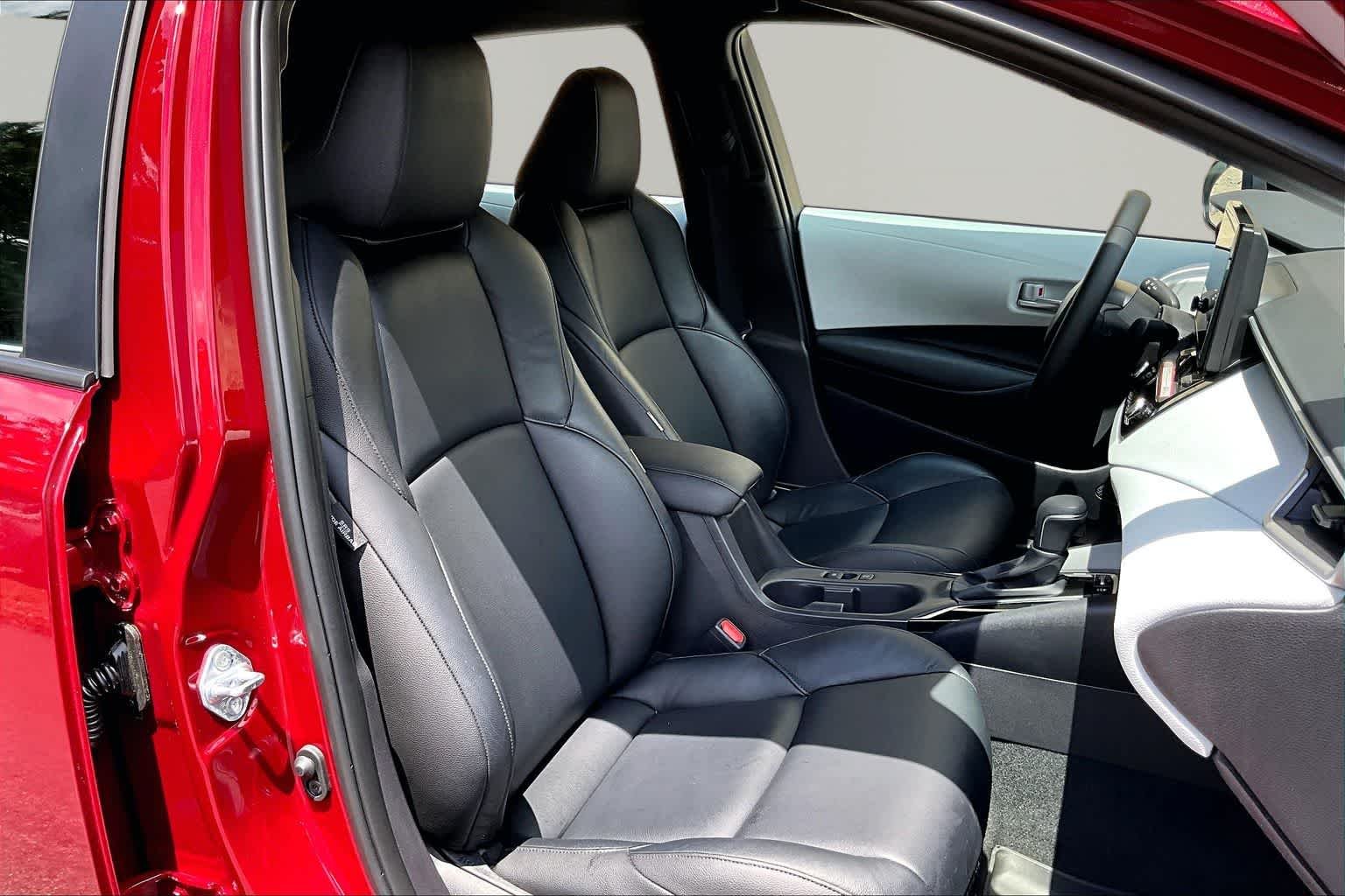 Used 2026 Ruby Flare Pearl Toyota SE image 9