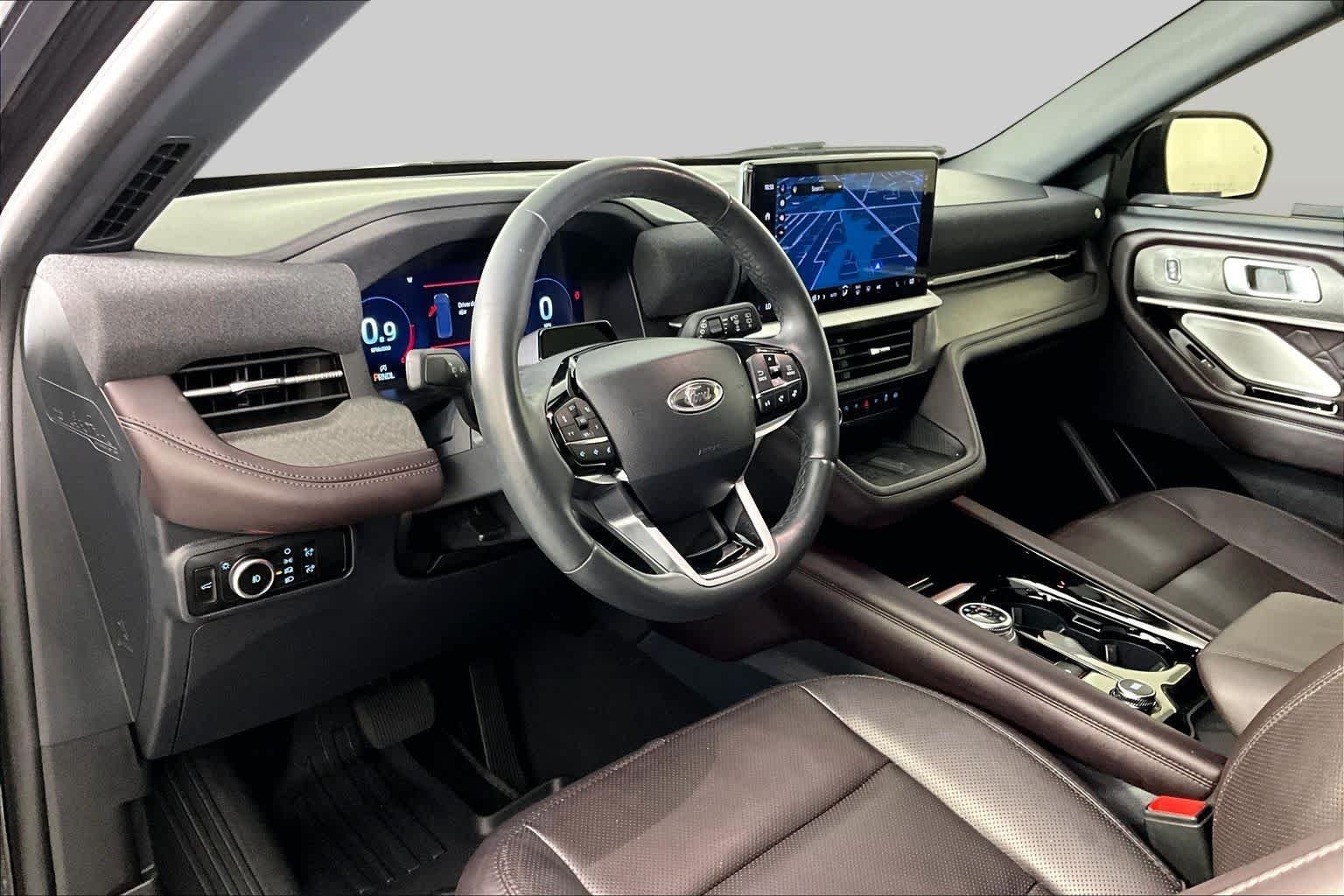Used 2025 Agate Black Ford Platinum image 16