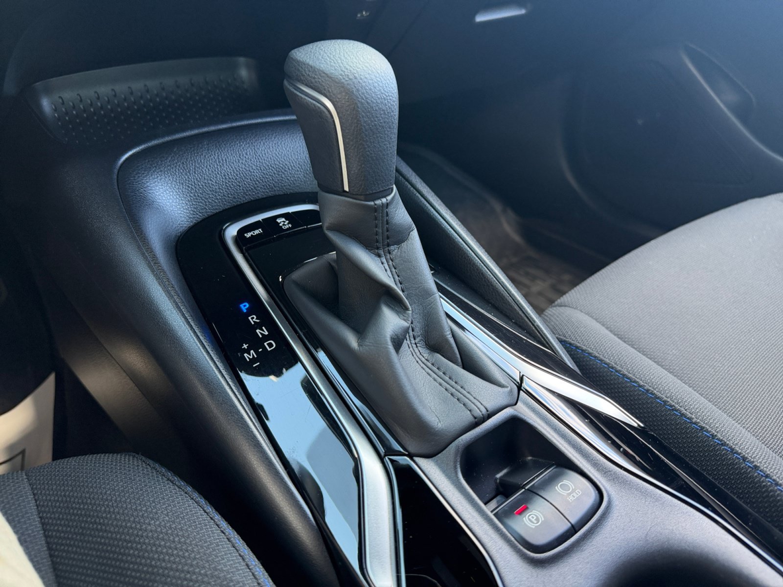 Used 2022 White Toyota SE image 22