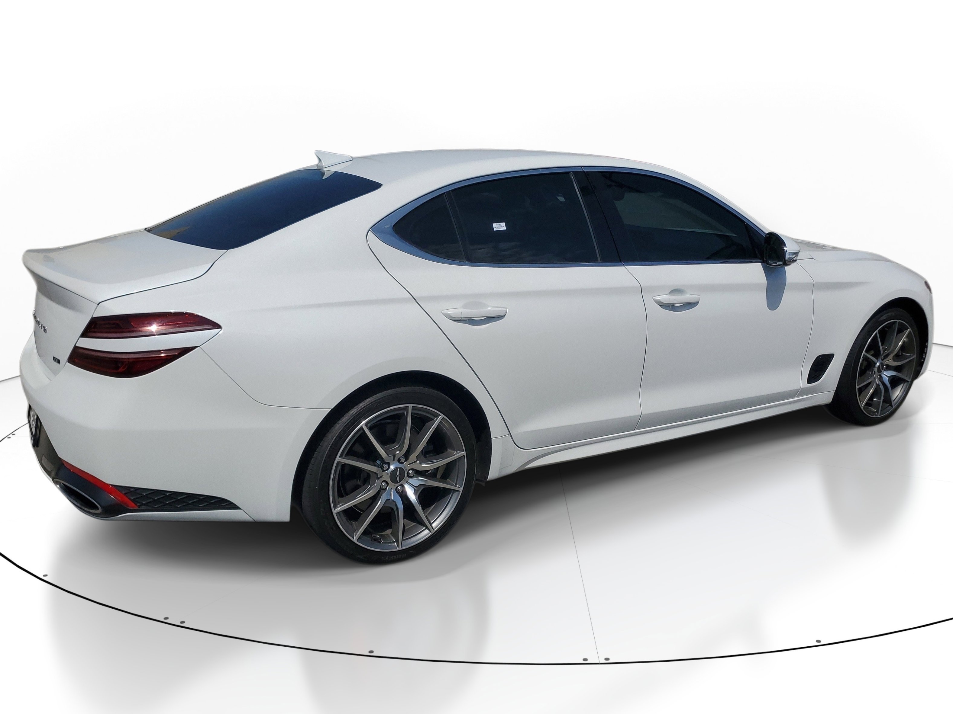 Used 2022 Uyuni White Genesis 3.3T image 4
