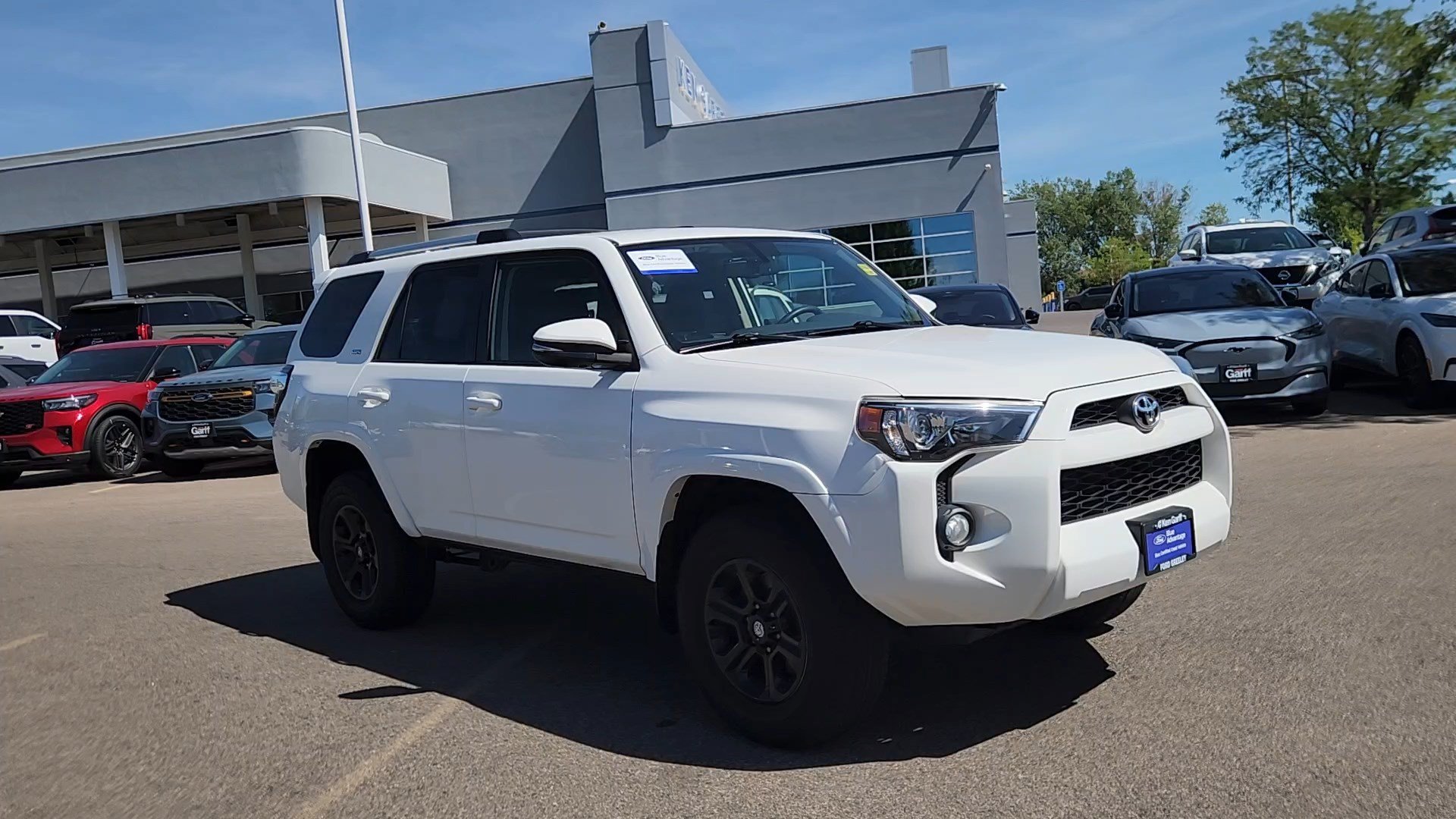 Used 2019 Super White Toyota SR5 image 6