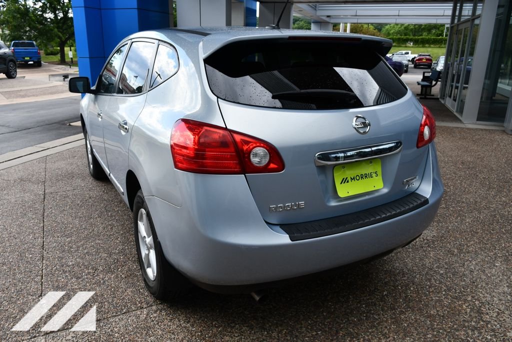 Used 2013 Blue Nissan S image 5