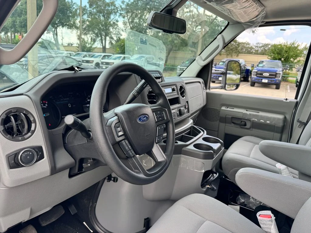 New 2027 White Ford Base image 38