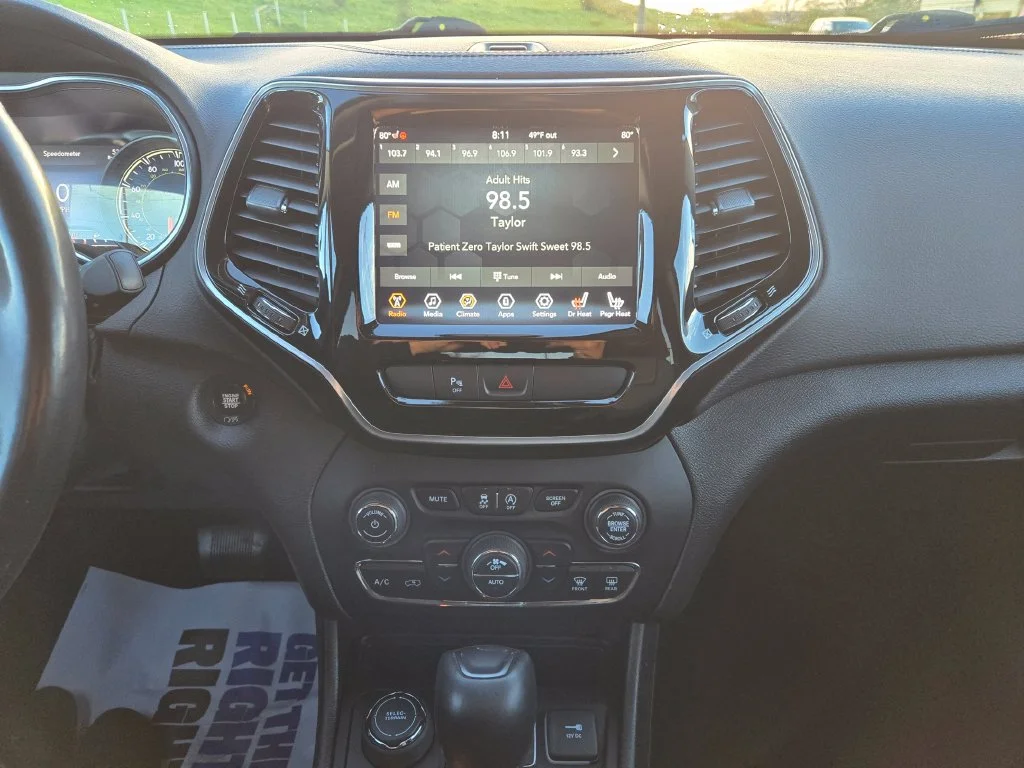 Used 2019 White Jeep Limited image 19