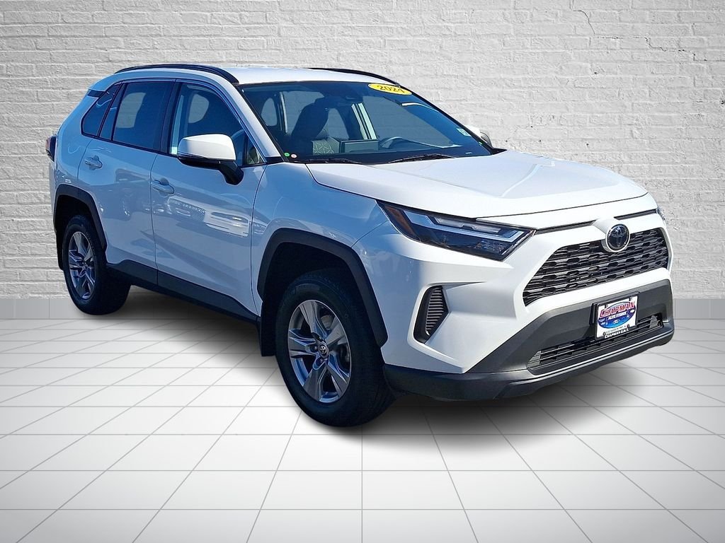 Used 2024 White Toyota XLE image 3