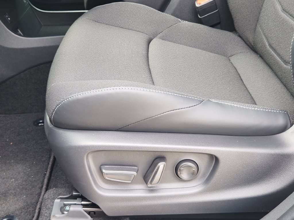 2026 Toyota C-HR SE - Photo 14
