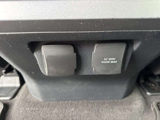 Used 2024 Oxford White Ford Lariat image 33