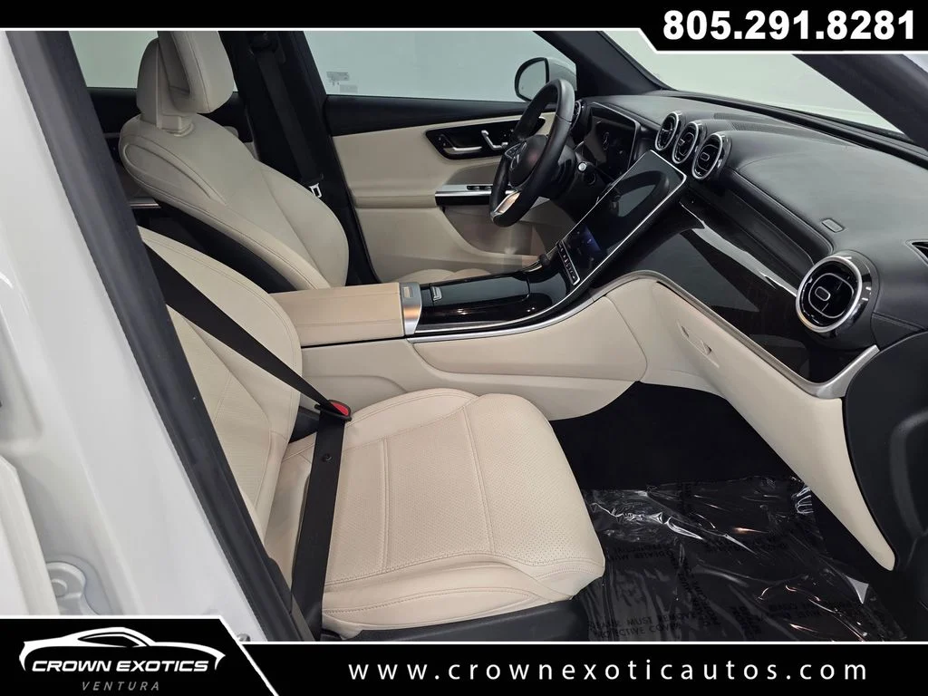 Used 2023  Mercedes-Benz GLC 300 image 10