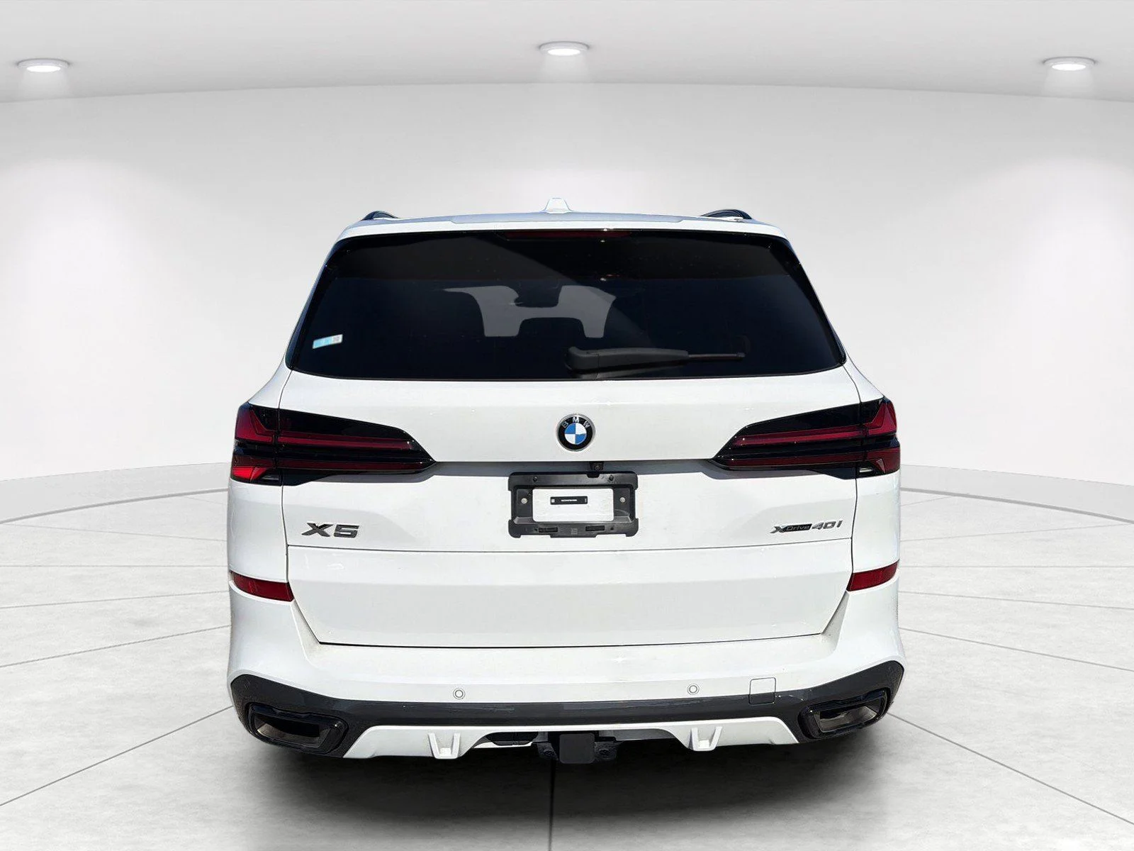 Certified Used 2024 Alpine White BMW xDrive40i image 5