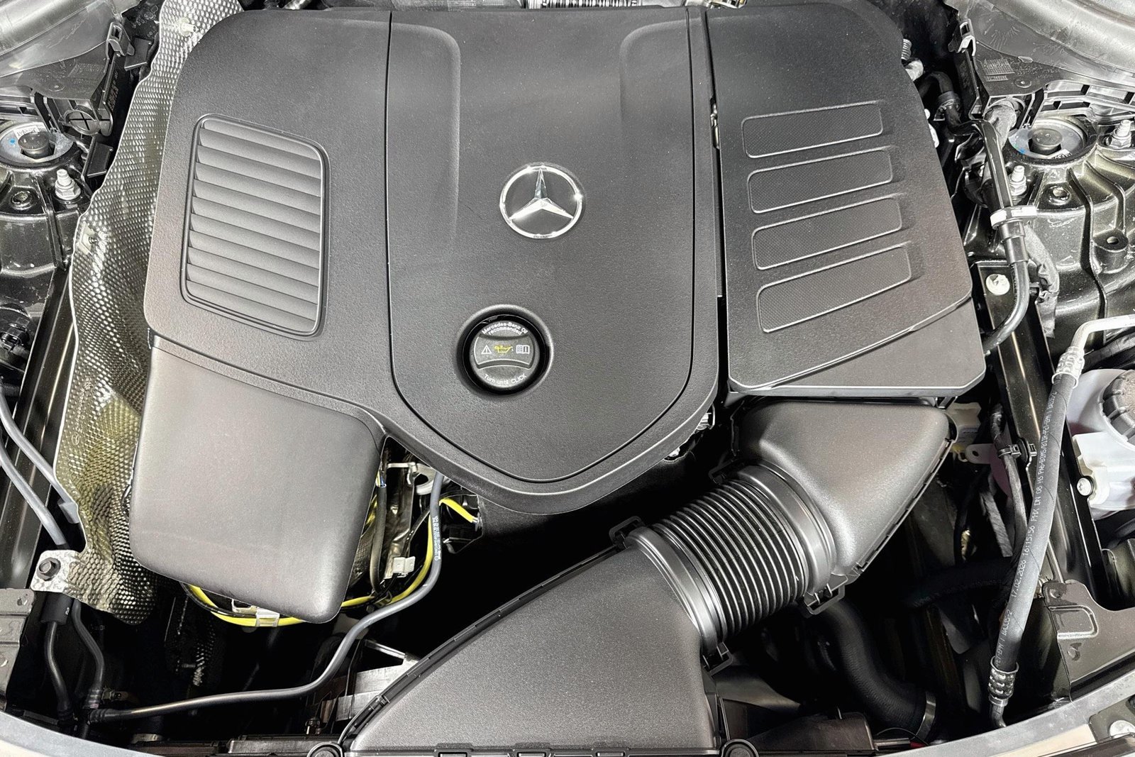 New 2026 Graphite Grey Metallic Mercedes-Benz GLC 300 image 28