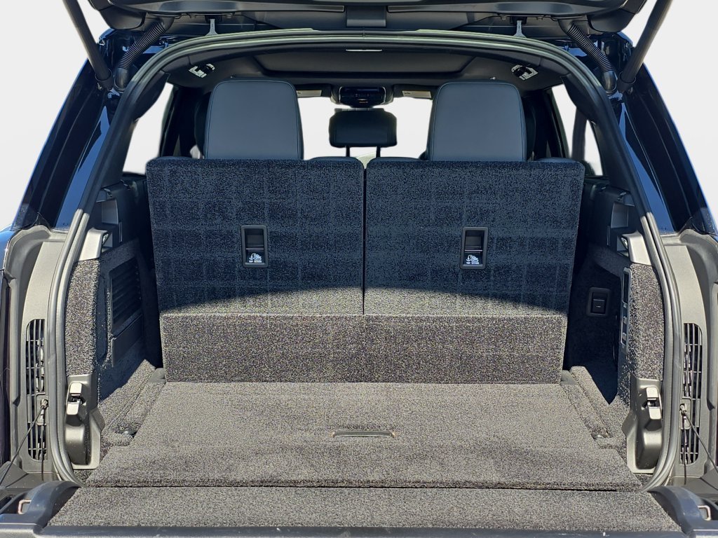 Certified Used 2025 Black Land Rover SE image 15
