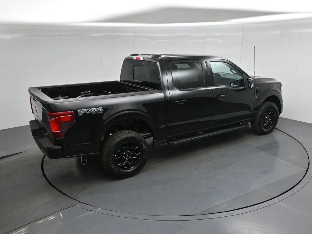 New 2026 Agate Black Metallic Ford XLT image 38