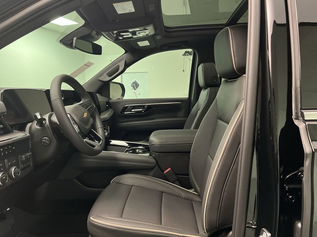 2026 Chevrolet Suburban Premier - Photo 11