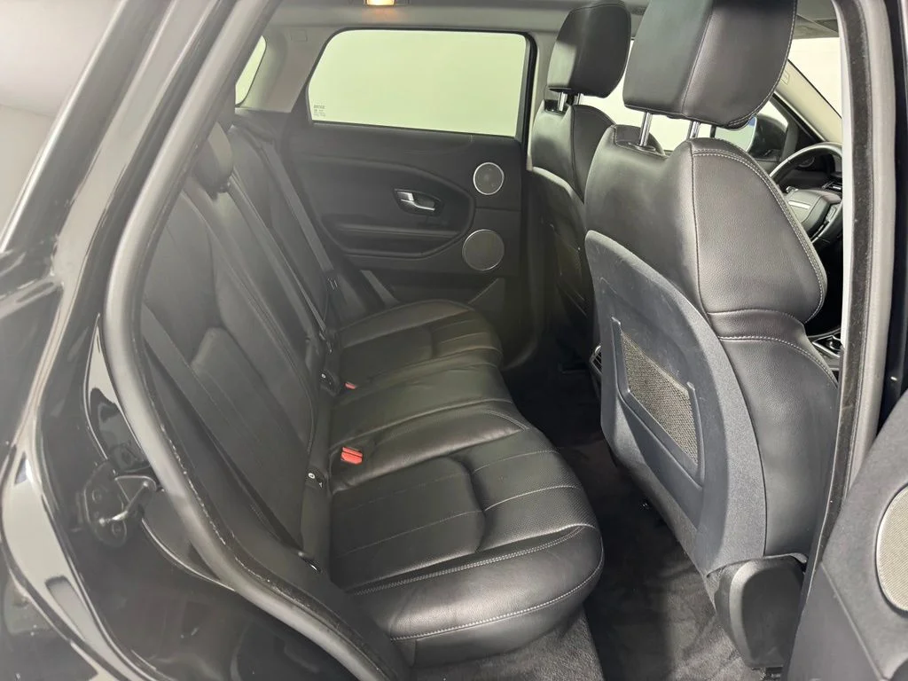 Used 2019 Narvik Black Land Rover SE image 24