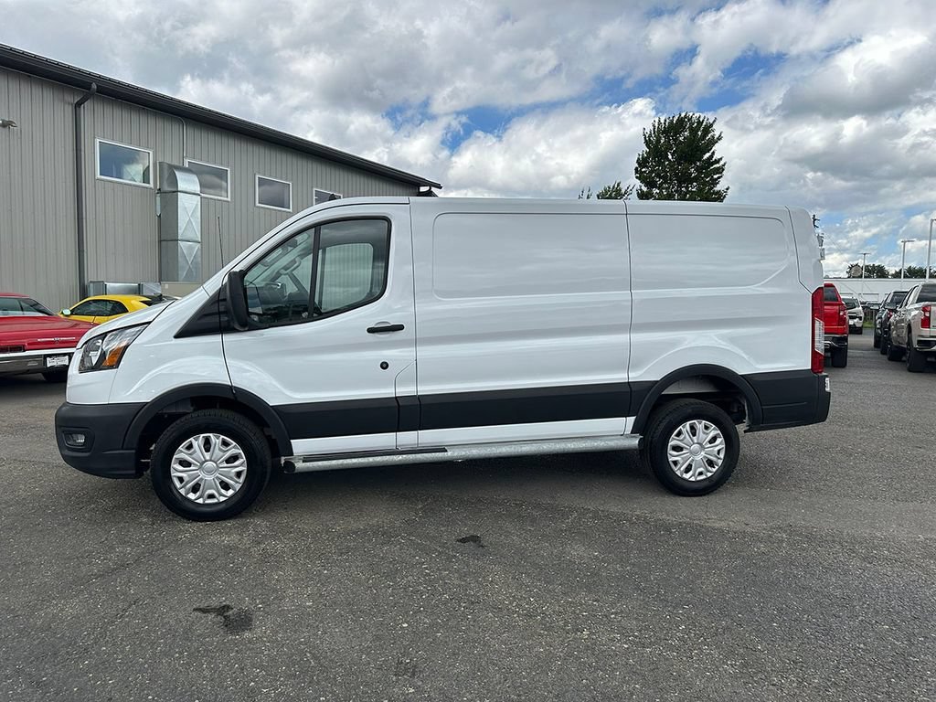 Used 2025 White Ford T250 image 37